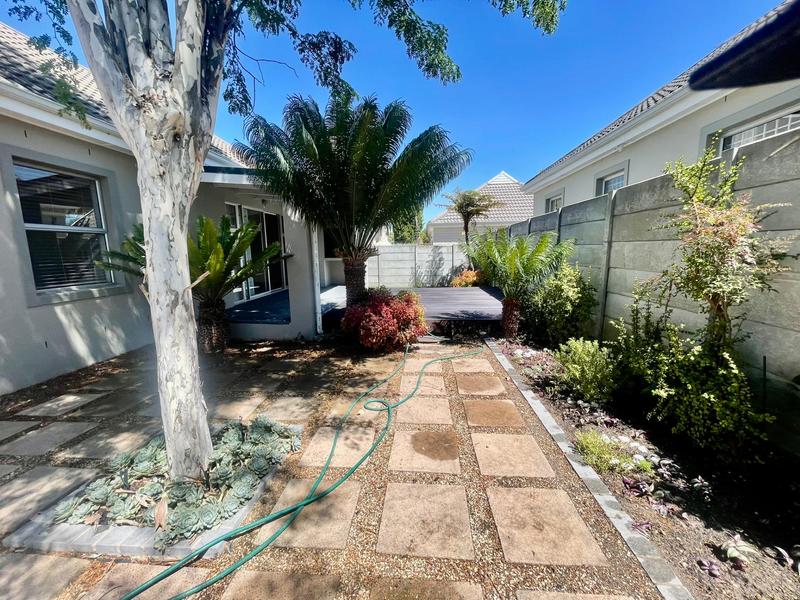 To Let 3 Bedroom Property for Rent in Sonstraal Heights Western Cape